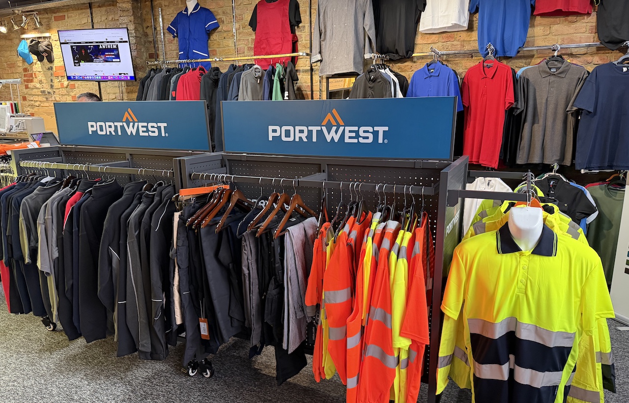 İş Kıyafetleri, Spor Kıyafetleri Ve Sign & Print Çözümleri Için Tansan 9