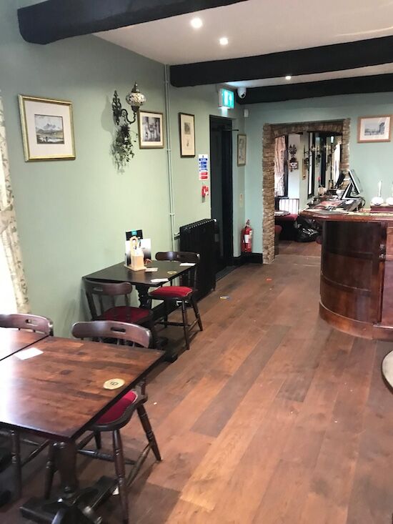 Satılık Veya Kiralık Pub – Freehold £565K 2