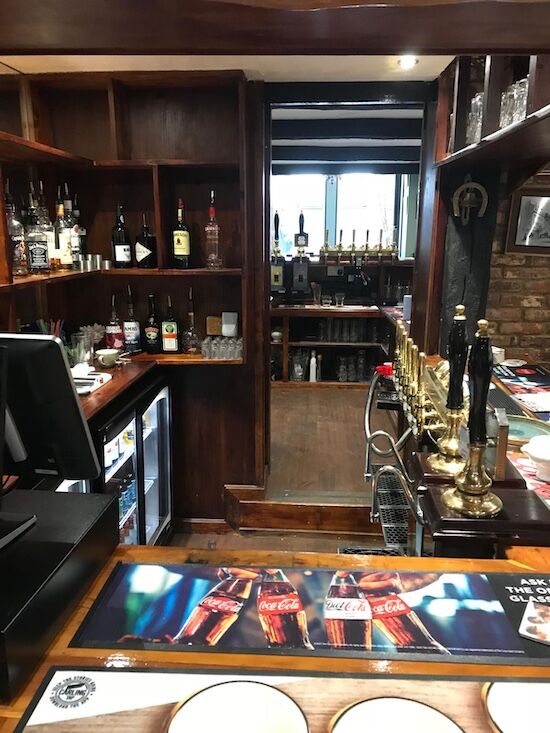 Satılık Veya Kiralık Pub – Freehold £565K 4