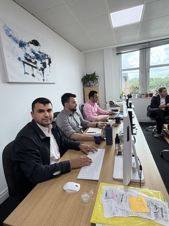 İngiltere’de Işinizi Ve Geleceğinizi Güvenle Yönetin 1