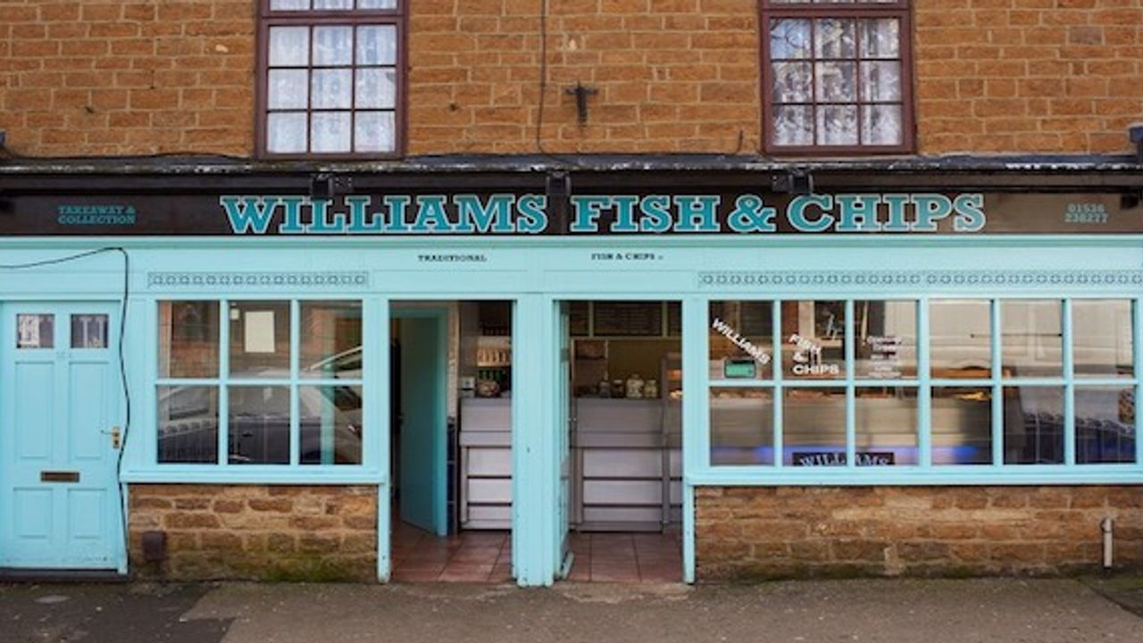 İngiltere'de Northamptonshire bölgesinde satılık fish and chips
