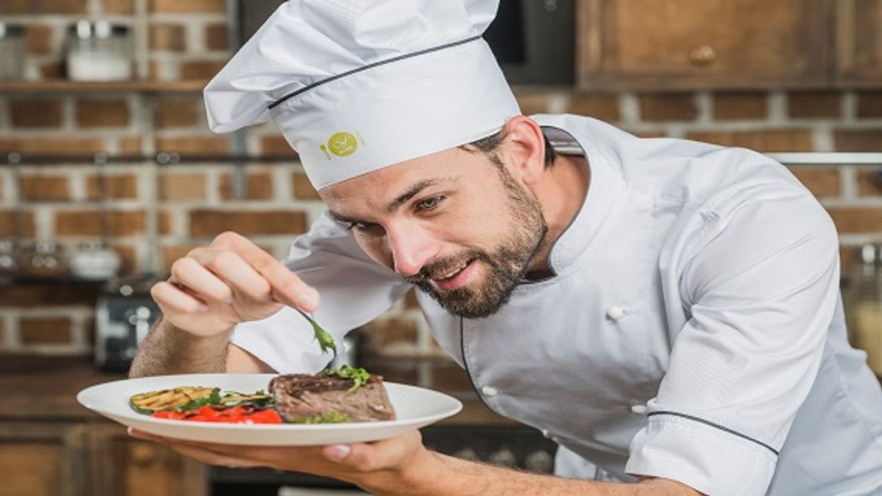Hemel Hempstead bölgesinde çalışacak şef yardımcısı ve bulaşıkçı aranıyor