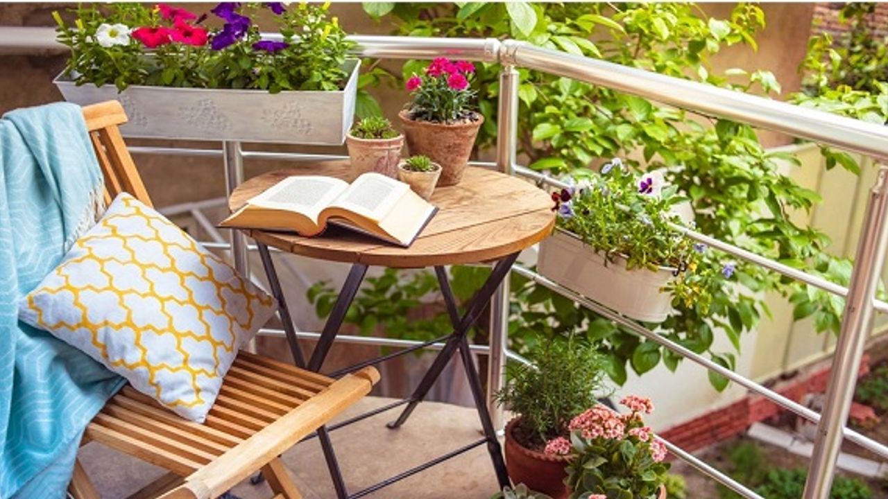 Ayvalık merkezde satılık loft taş ev