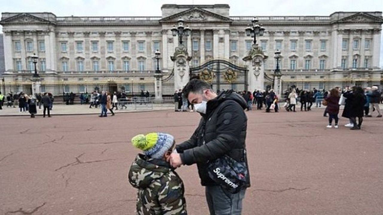 Londra'da Restorantlar Barlar, Kafeler Take Away'ler tekrar kapandı, tam kapanma Lockdown öncesi Tier 3'e yeniden geçildi