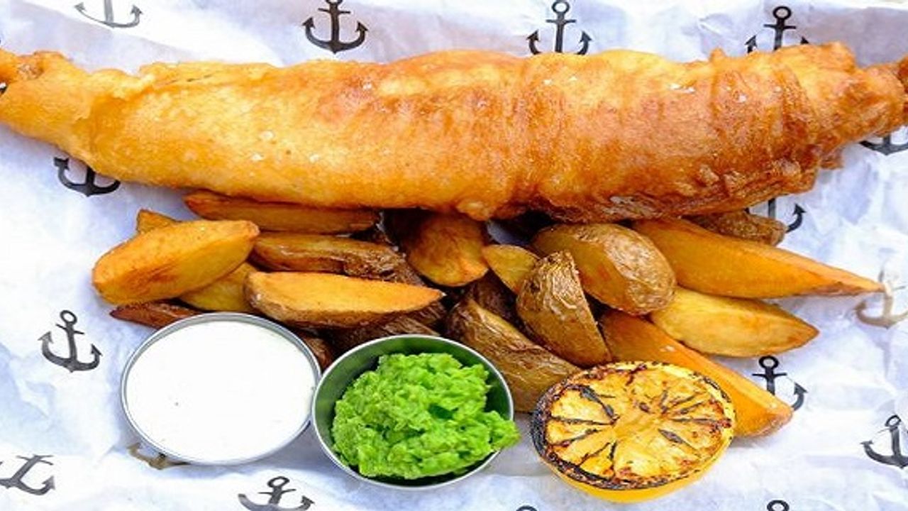 Çok iyi durumda fish and chips kızartma makinesi satılıktır!