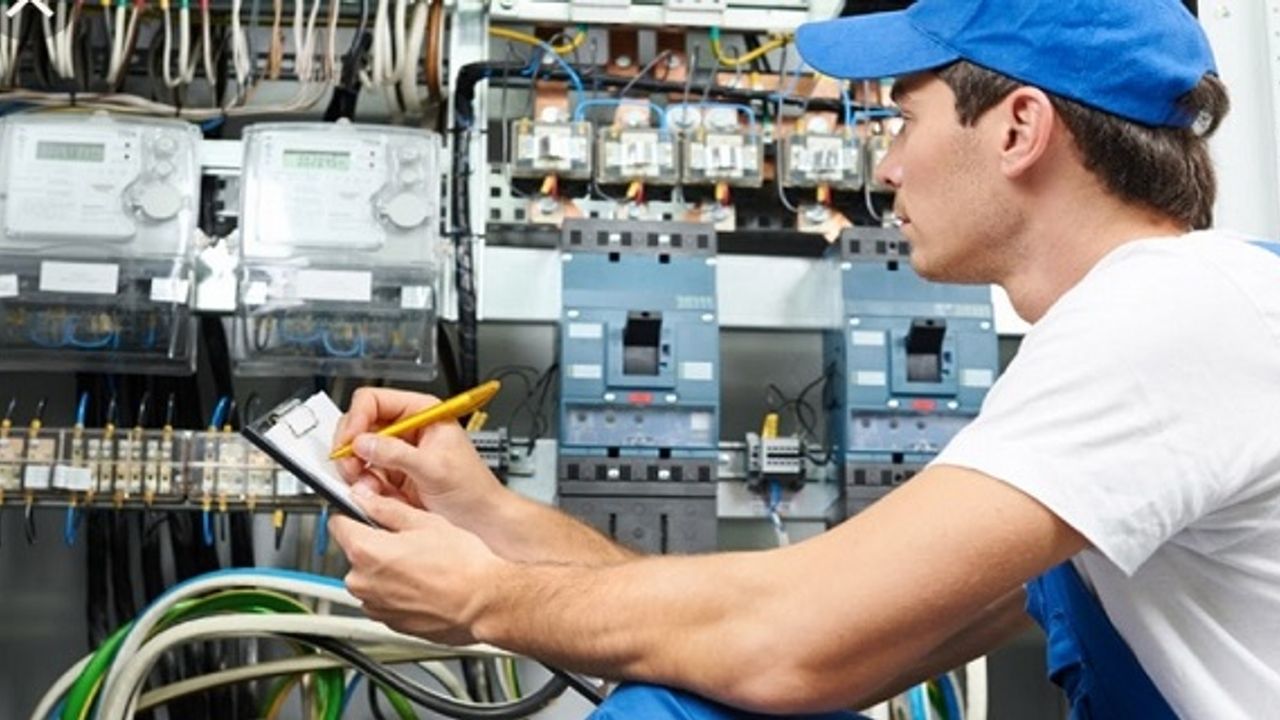 Her türlü elektrik işlerinizde bizi arayınız.