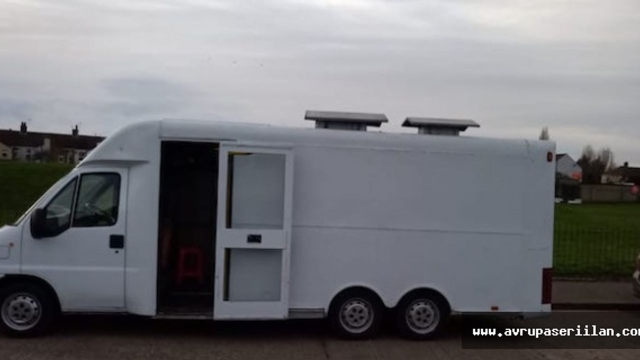 Lakeside Bölgesinde Belediye'den alınan yeri ile birlikte satılık kebab burger van