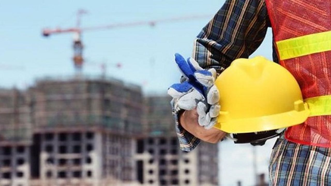 Stansted bölgesinde çalışacak; güneş panellerini kuracak elemanlar ve bir JCB operatörü aranıyor!