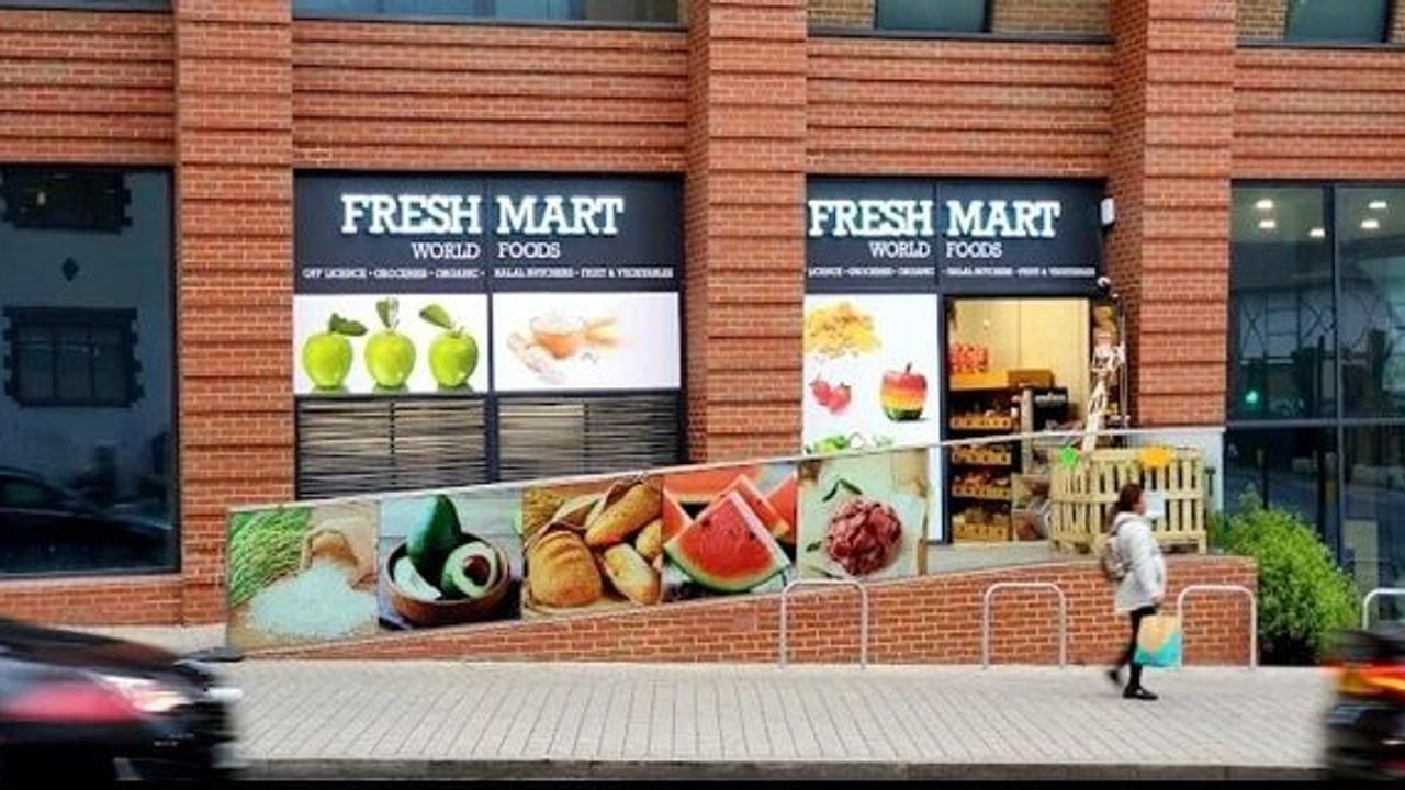 Wembley Hill Road'da bulunan yüksek takingli supermarket satılıktır