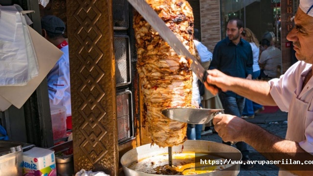 Kent bölgesinde takeaway kebap dükkanı için döner kesen servis şefine ve bayan bulaşıkçı aranmaktadır