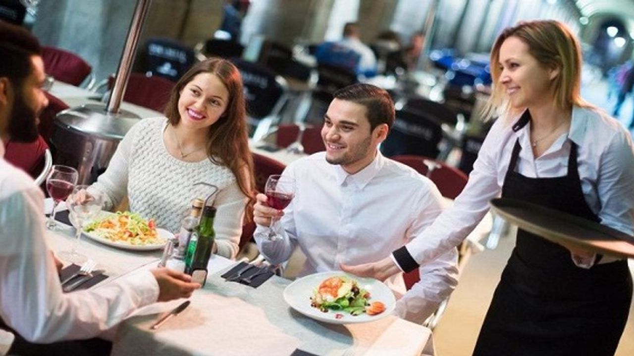 Metropolitan Line üzerinde restoranda çalışacak mezeci, grilci, mutfak komisi, ve acemi eleman aranıyor.