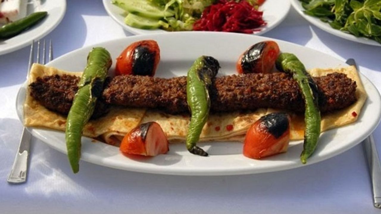 Bridgwaterde üstünde flatı olan kebap shopa tecrübeli ortak aranıyor.