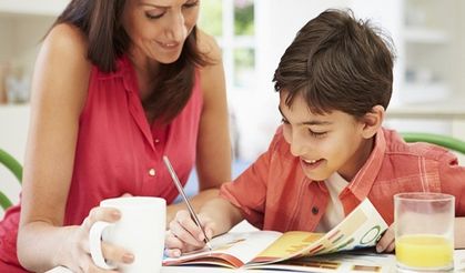 Öğrencilere akademik konularda, sınav ve yazılı ödevleri için destek verilir.