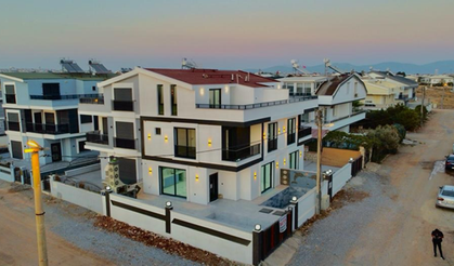Didim'de iki adet bitişik nizam havuzlu otoparklı satılık villa