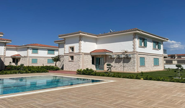 Didim'de Havuzlu sitede Satılık daire