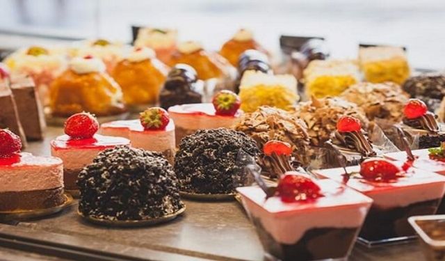 Turnpike Lane Station’a bir dakika yürüme mesafesinde Pastane Cafe Satılıktır.